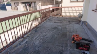 神戸市垂水区で行った屋上修理前の様子
