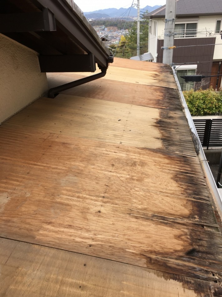 トタン屋根を撤去した様子