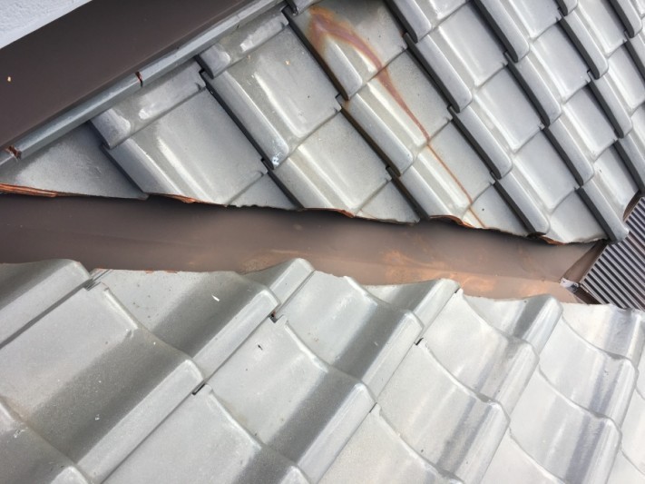 谷板金の様子