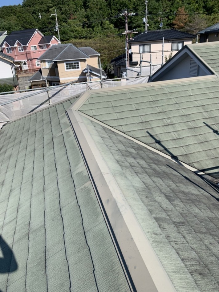 淡路市での屋根リフォーム工事前のスレート屋根の様子