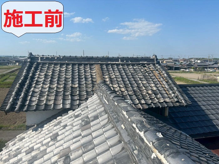 加古郡稲美町で納屋の経年劣化で重たく雨漏りしている屋根葺き替え工事を行う前の様子