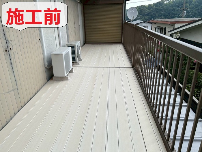 ベランダ床の雨漏り修理前