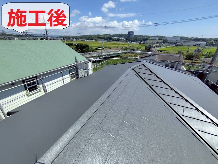 神戸市西区でスレート屋根へ重ね葺き工事した後の様子