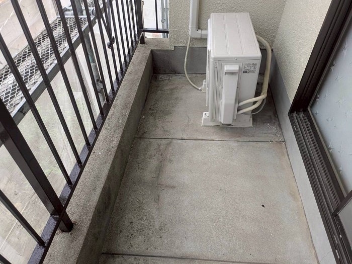 高砂市で田島オルタックエースを用いてベランダ防水を行う前の様子