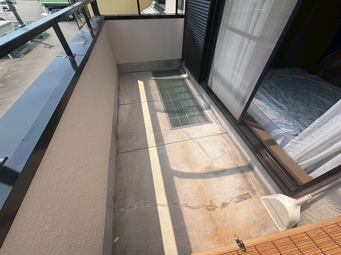 宝塚市で勾配不良の床を木下地で直してＦＲＰ防水を施す前の様子