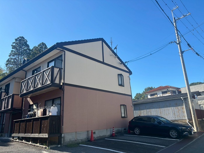 西脇市でアパートの外壁塗装工事を行う前の様子