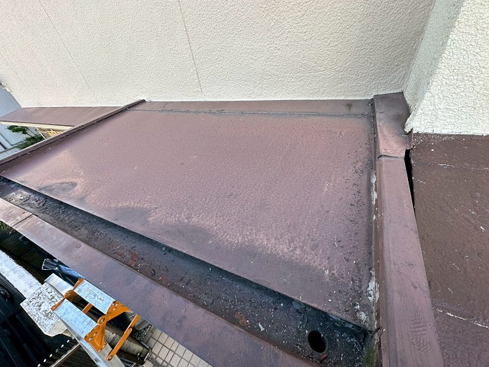 神戸市兵庫区で戸建ての部分塗装として鉄部の錆止め塗装を行う前の様子