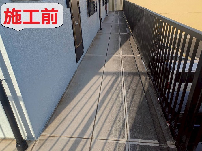 廊下の雨漏り修理前