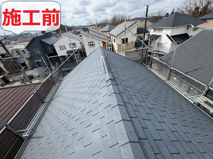神戸市西区で3階建て住宅のスレート屋根を金属屋根にカバー工事する前の様子