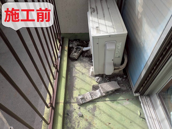 明石市で3階建てベランダのモルタル床へ塗膜防水を行なう前の様子