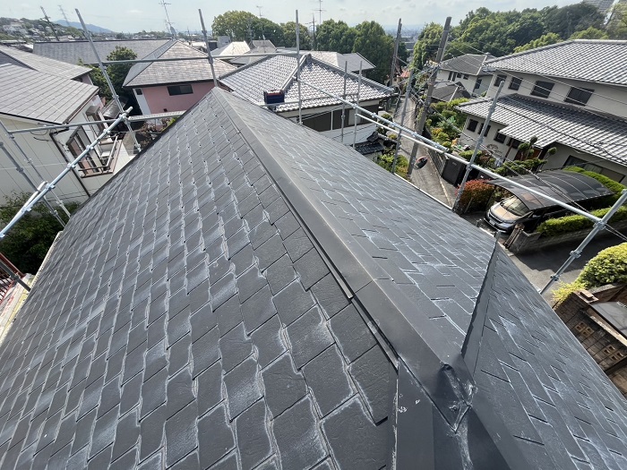 強風対策で棟板金の交換を行う前の様子