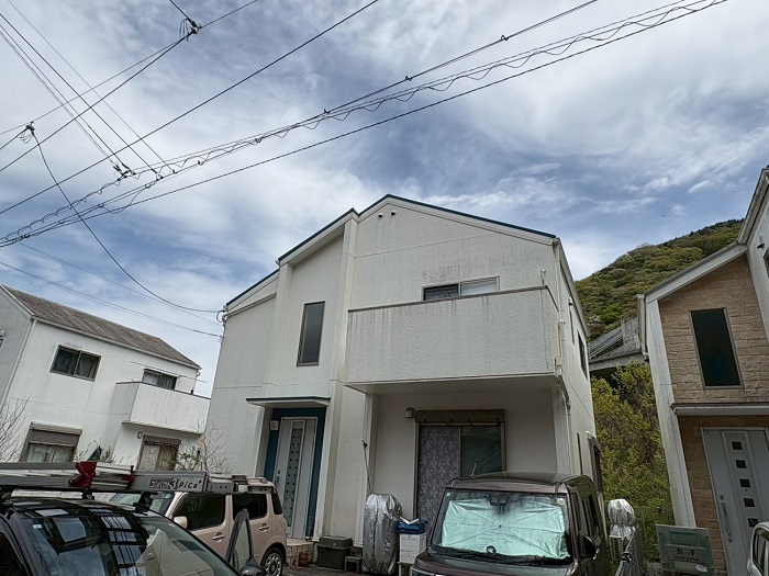 西宮市で日本ペイントのラジカル制御塗料パーフェクトトップで外壁塗り替えを行なう前の様子