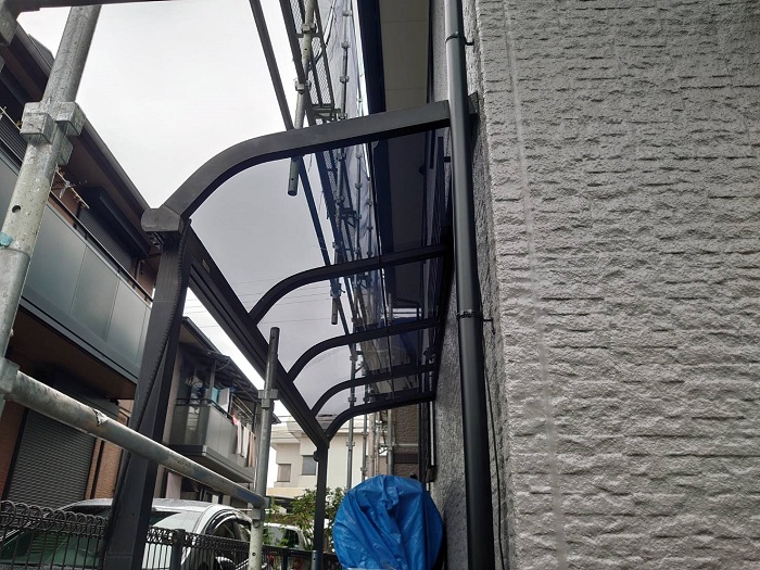 屋根を貼り替えたサイクルポート