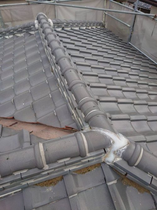 葺き替え前の瓦屋根