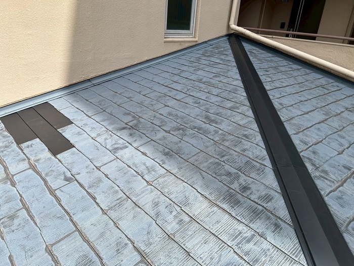明石市のマンションでスレート屋根の部分修理で台風対策を行った後の様子