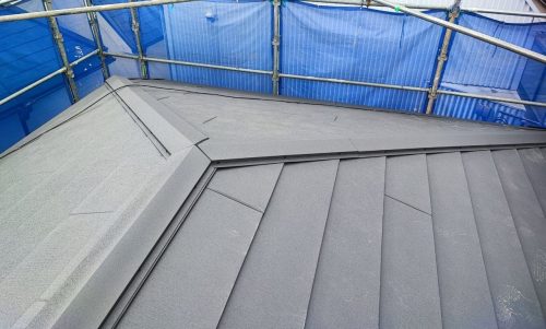 葺き替え後のガルテクトの屋根