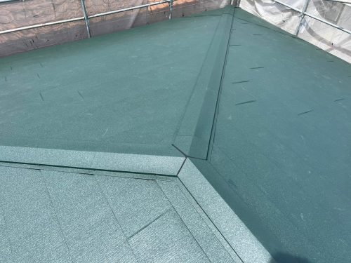 カバー工法したガルテクトの屋根