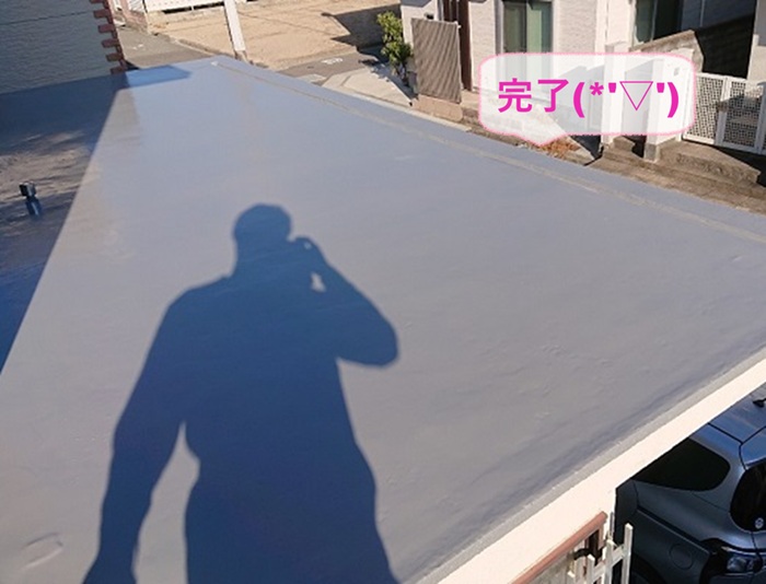 西宮市のベランダの防水改修で膨れを防ぐ通気層工法が完了した現場の様子