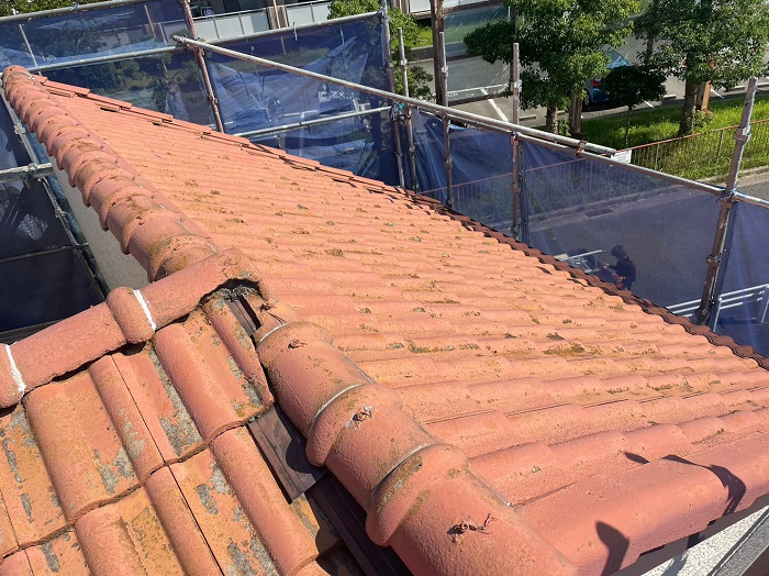 神戸市須磨区で30年保証のローマンを用いた屋根葺き替え工事を行う前の様子