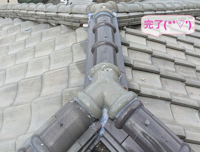 明石市の棟瓦の部分積み直しで雨漏りを改善する補修工事が完了した現場の様子
