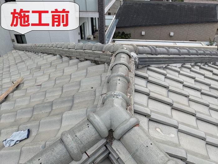 雨漏り修理前　棟瓦