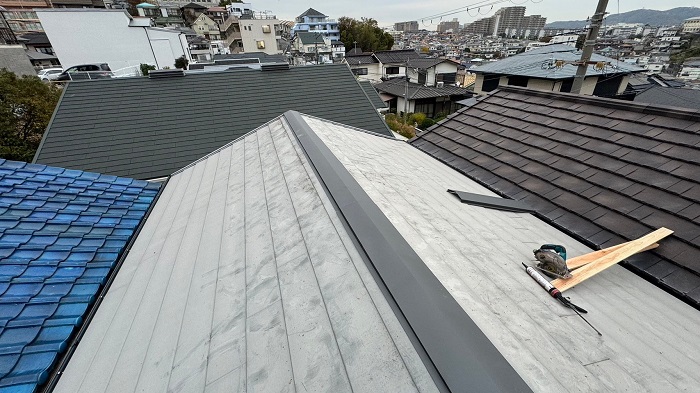 神戸市兵庫区で訪問業者に指摘された屋根板金を修理した後の様子