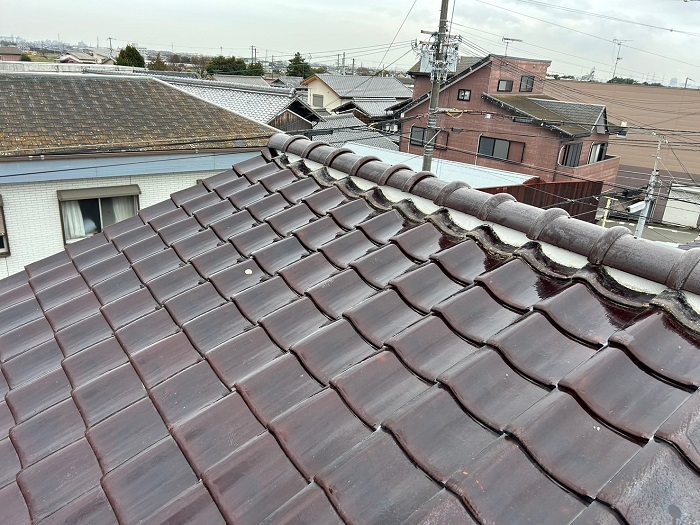 姫路市で瓦屋根の耐震性を高めるために棟瓦の取り直しを行った後の様子