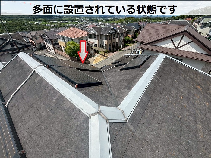 多面設置されたソーラーパネル