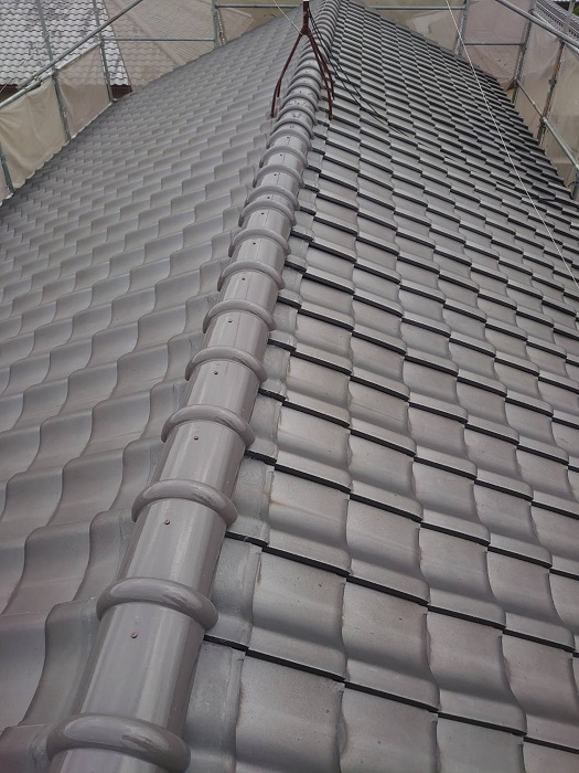 芦屋市で瓦屋根からSGL鋼板屋根材へ葺き替え工事を行う前の様子