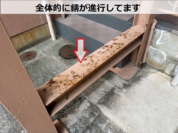錆が進行した鉄骨階段