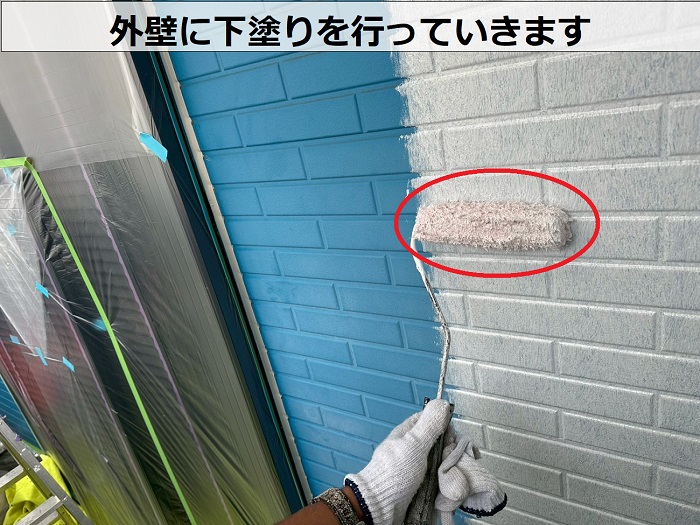 神戸市西区で戸建ての外装リフォームとして日本ペイントのパーフェクトトップを使用した現場で下塗り