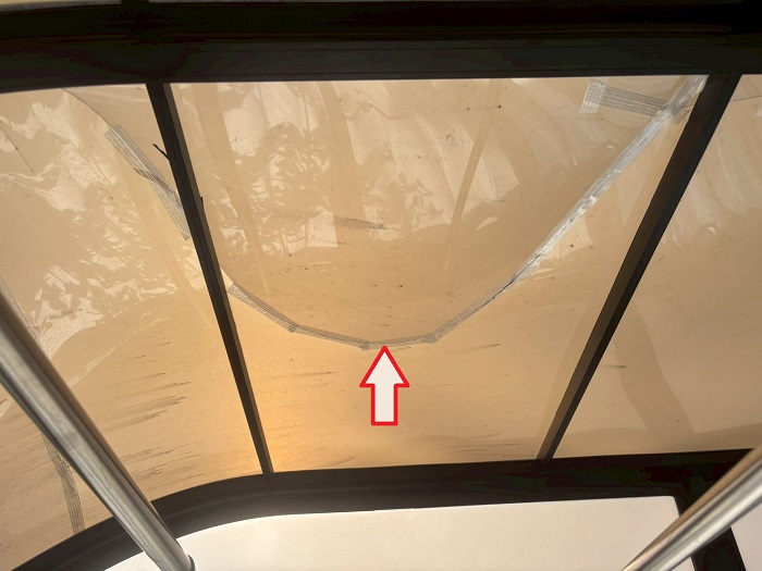 ひび割れした屋根材