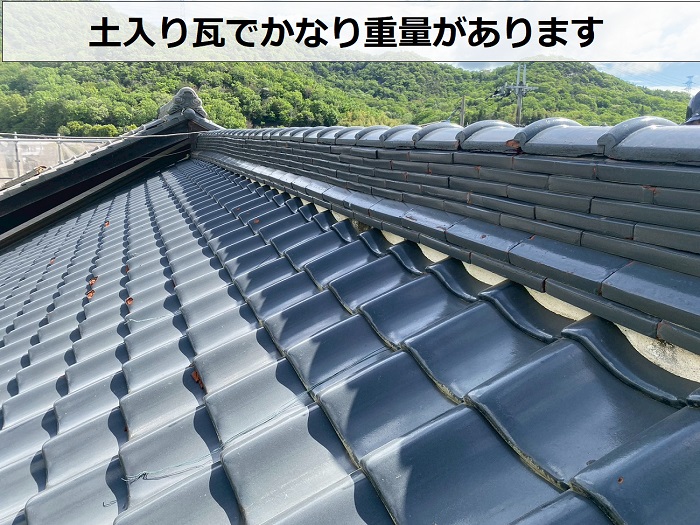 劣化した釉薬瓦