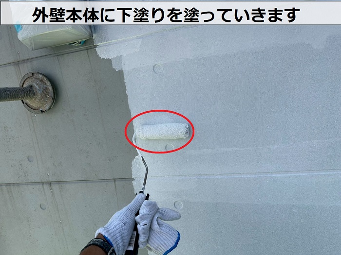 芦屋市で3階建て窯業サイディングの外壁塗装工事で下塗り
