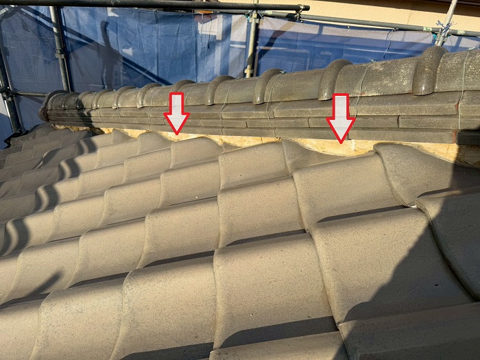 漆喰撤去後の棟瓦