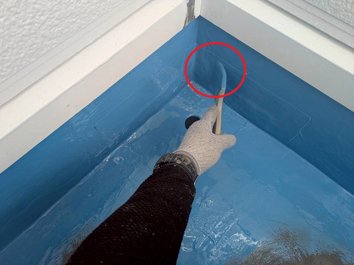 立ち上がりにウレタン防水中塗り