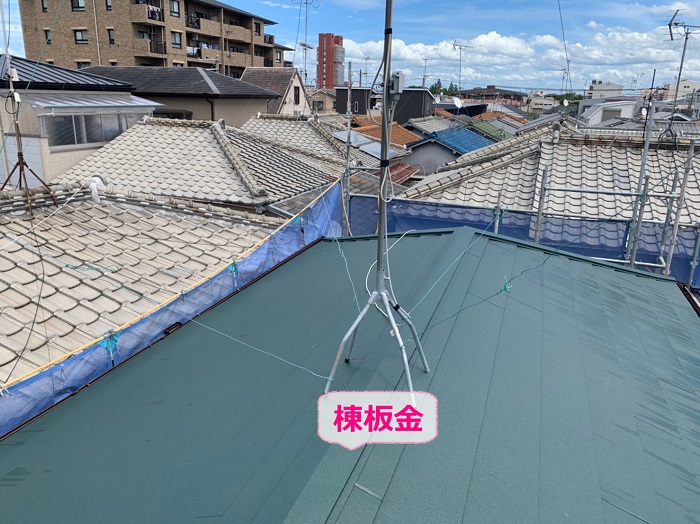 神戸市須磨区での屋根通気断熱工事で棟板金取り付け