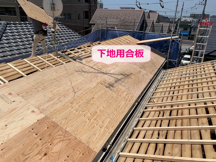 神戸市須磨区での通気断熱工事で下地用合板取り付け