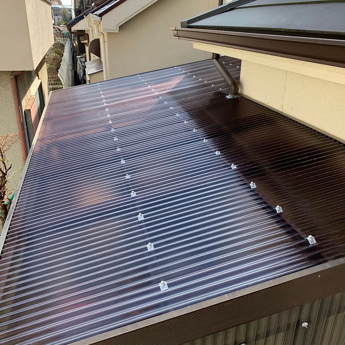 神戸市北区で物置屋根のポリカ波板を交換した後の様子