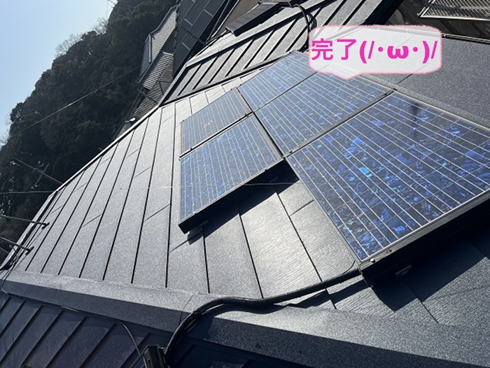 淡路市で太陽光パネルの取り外しを伴う屋根重ね葺き工事が完了した現場の様子