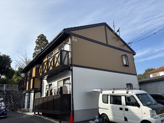 西脇市でアパートの外壁塗装工事を行った後の様子