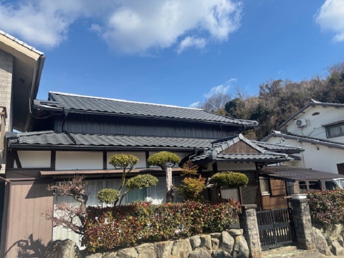 屋根葺き替え後の外観