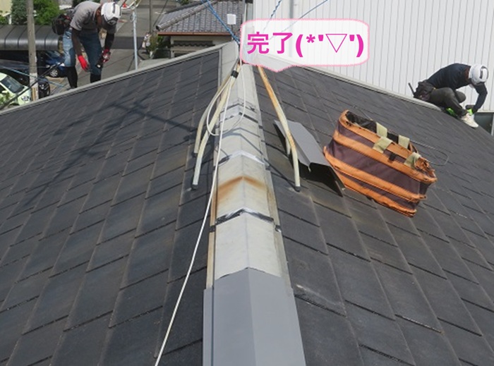 神戸市兵庫区で強風被害で落下した屋根板金の部分補修が完了した現場の様子