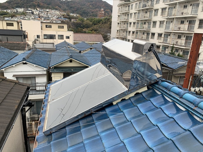 神戸市長田区で朝日ソーラーパネルの撤去処分を行う前の様子