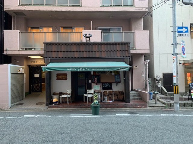 神戸市中央区で店舗の屋根改修工事を行った後の様子