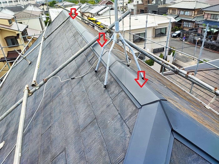 神戸市北区でカラーベスト屋根の錆びた棟板金を修理！【費用紹介】