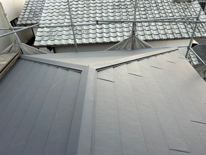 葺き替え後のガルテクト屋根