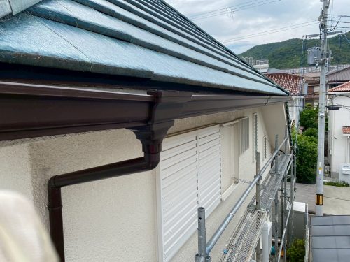 交換した軒樋の様子