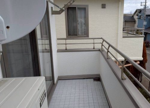 ベランダの笠木を修理した様子