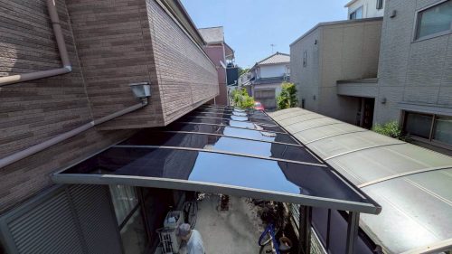 張り替えたカーポート